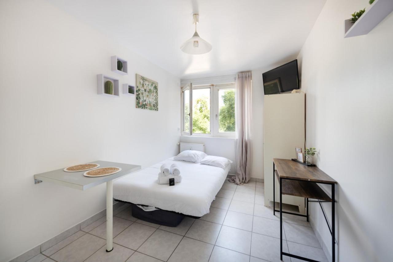 Le Pavillon Studio 2Pers Apartment Лион Екстериор снимка