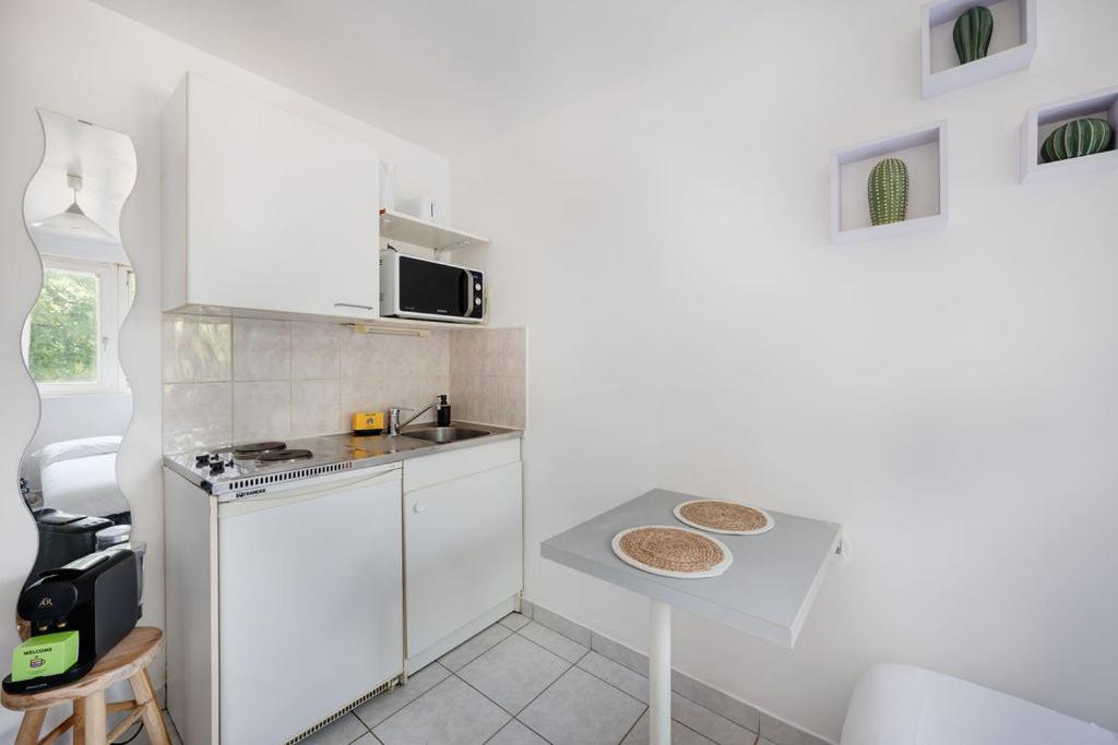 Le Pavillon Studio 2Pers Apartment Лион Екстериор снимка